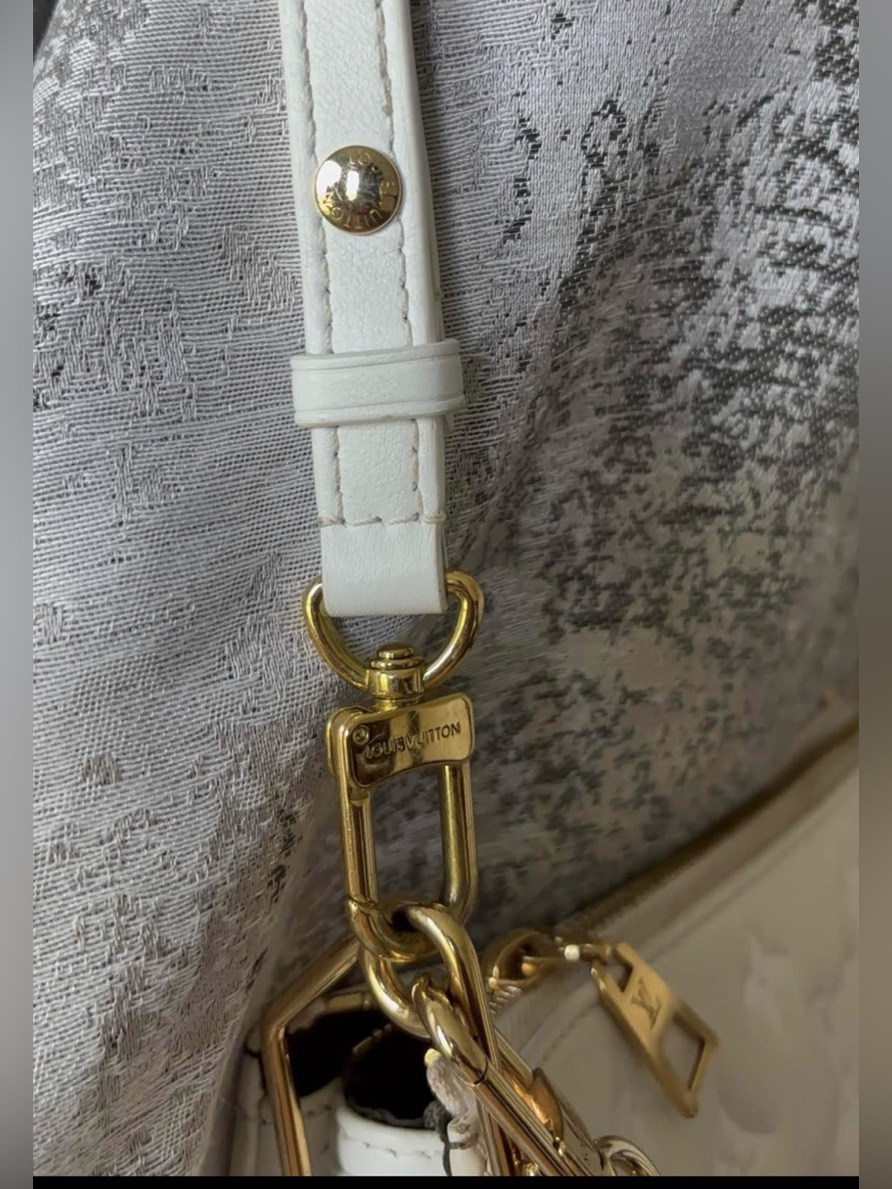 LV Coussin BB White Cream Embossed Lambskin Gold Chain. - Picture 5 of 10